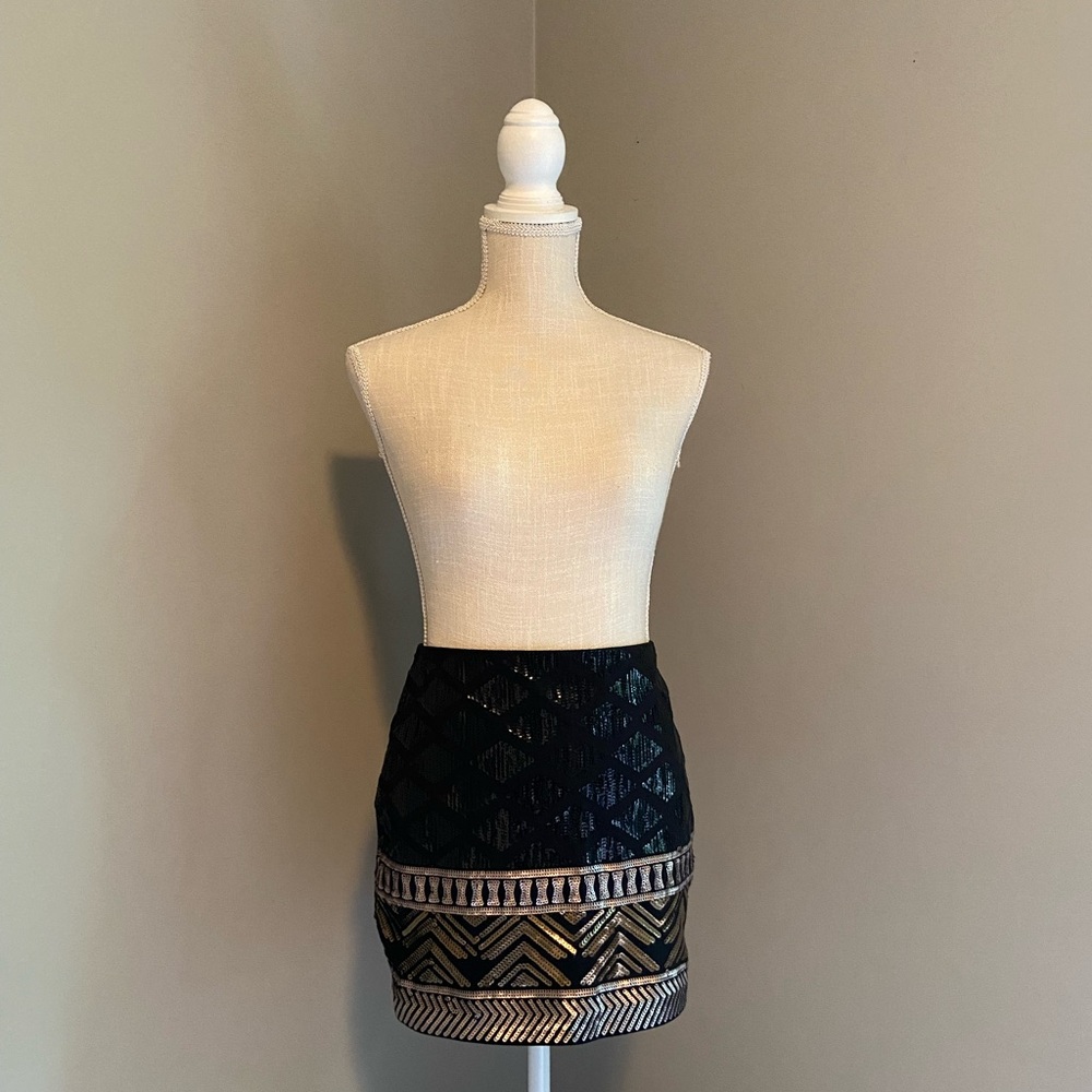 Express Skirt - Picture 3 of 3